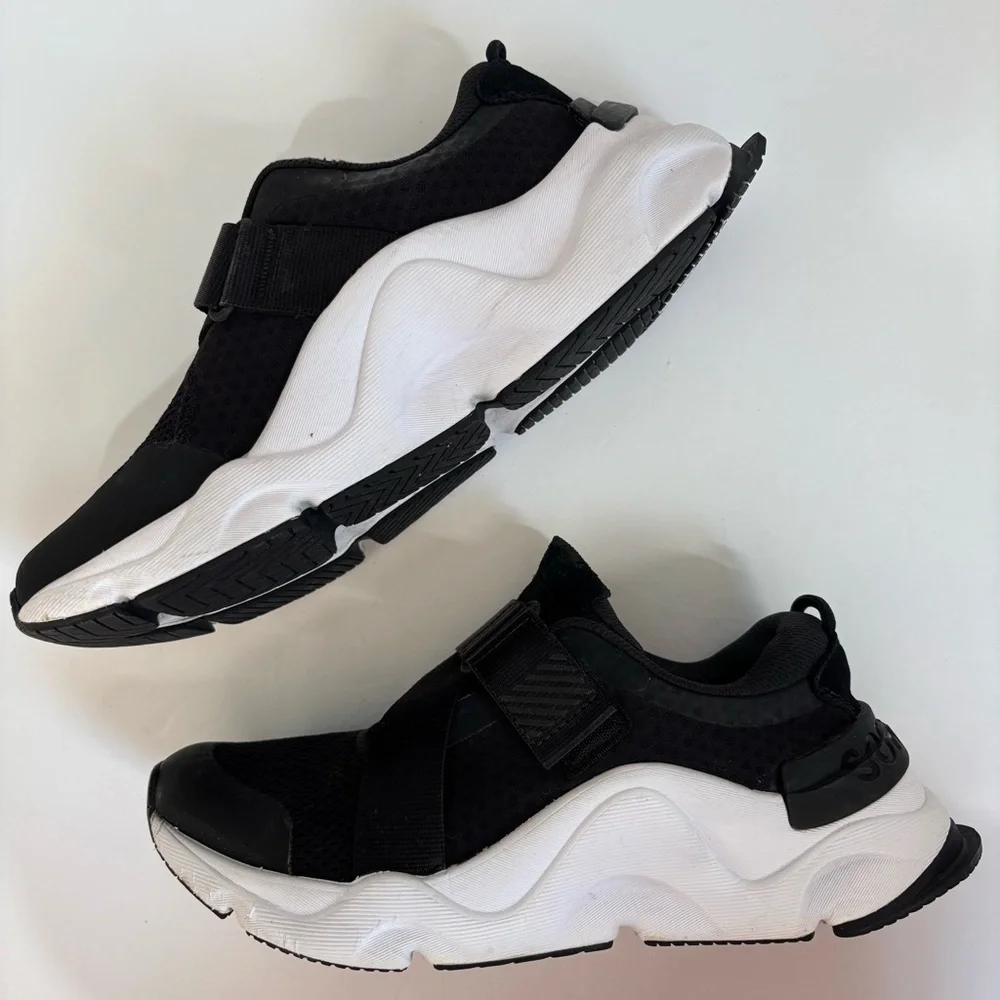 Sorel Kinetic RNEGD Sneakers Black White Hook & Loop Strap Athletic Shoes 6.5